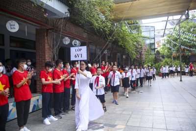 Hà Nội: 2,2 triệu học sinh tưng bừng trong ngày hội khai trường