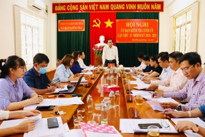 Giám đốc Trung tâm Phát triển quỹ đất Khánh Hòa bị cách chức vụ trong Đảng