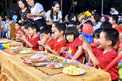 Tết Trung thu ấm áp của trẻ em có hoàn cảnh đặc biệt ở Hà Nội