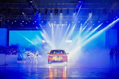VinFast bàn giao 100 ô tô điện VF 8, chuẩn bị xuất khẩu ra quốc tế