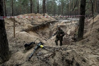 Ukraine khẳng định tìm thấy mộ tập thể ở Izium, so sánh với Bucha