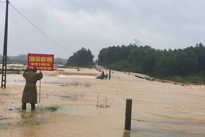 Hà Tĩnh: Mưa lớn nhiều tuyến đường ngập sâu, bản Rào Tre bị chia cắt 