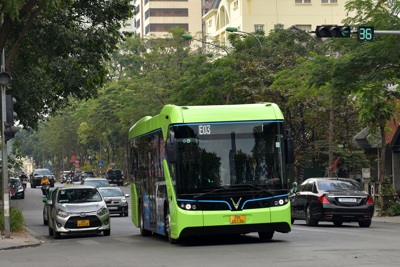 Thay thế xe buýt năng lượng sạch cho Hà Nội: Cần đầu tư toàn diện, mạnh mẽ