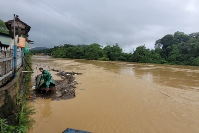 Hà Tĩnh: Lũ tiếp tục dâng cao, gây ngập lụt, chia cắt nhiều địa phương 