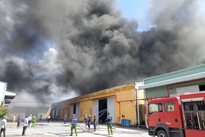 Hải Phòng: Cháy lớn tại cơ sở in ấn Dụ Nguyên 