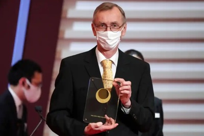 Nhà khoa học Thụy Điển giành giải Nobel Y sinh 2022