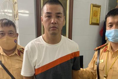 Hà Nội: Cảnh sát giao thông "đón lõng" bắt đối tượng cướp giật điện thoại 