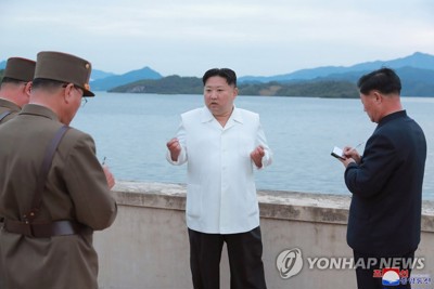 Ông Kim Jong Un tuyên bố rắn sau các vụ phóng tên lửa liên tiếp