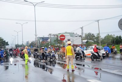 Quốc lộ 1A qua Quảng Nam ngập sâu, chia cắt giao thông 