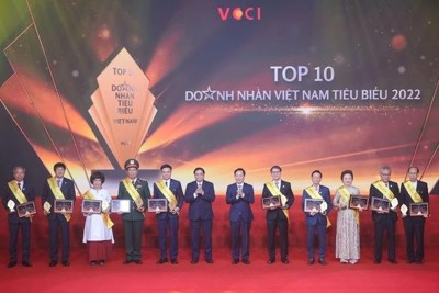 Tôn vinh top 10 doanh nhân Việt Nam tiêu biểu năm 2022