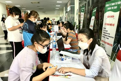 “Ngày hội việc làm 2022” thu hút nhiều sinh viên học viện tham gia 