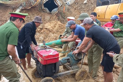 Quảng Ngãi: Lật từng viên đá tìm kỹ sư mất tích ở thủy điện Kà Tinh