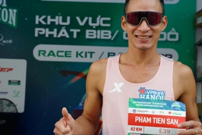 Sôi động giải chạy Marathon quốc tế chính thức của Hà Nội trước giờ tranh tài