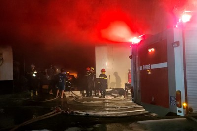 Bạc Liêu: Cháy lớn ở cửa hàng trang trí nội thất