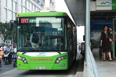 Hà Nội: Thí điểm khách đi buýt nhanh BRT được dùng xe máy điện miễn phí