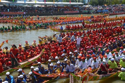 TP Sóc Trăng: Hơn 8.000 tay bơi sẽ tham dự đua ghe ngo trên sông Maspéro