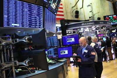 Chứng khoán Mỹ bất ngờ có tuần tăng bùng nổ, Dow Jones vọt gần 750 điểm