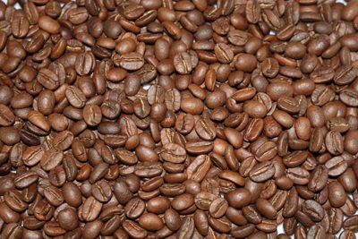 Giá cà phê hôm nay 22/10: Robusta về mốc 2.000 USD/tấn, trong nước dưới 44.000 đồng/kg