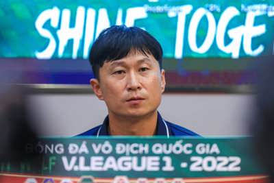 HLV Hà Nội FC gửi lời xin lỗi Chủ tịch Đỗ Vinh Quang trong ngày cưới