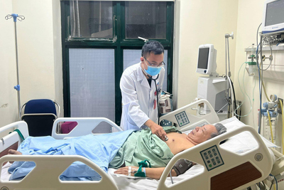 Cứu sống ngoạn mục nam bệnh nhân ở Hà Nội bị ngừng tim, ngưng thở