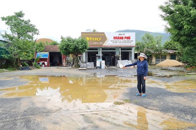 Quảng Bình: Người dân sống bất an bên nước “vàng” của nhà máy gạch