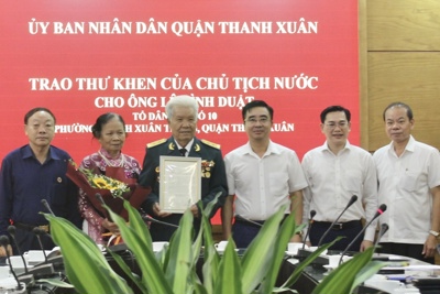 Trao thư khen của Chủ tịch nước cho cụ ông 23 năm vận động hiến máu