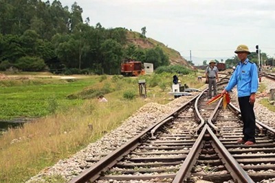 Xử lý dứt điểm vi phạm, lấn chiếm hành lang đường sắt tại Nghệ An