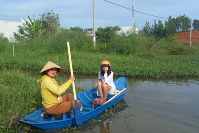 Mưa lớn kết hợp triều cường khiến nhiều nơi ở TP Bạc Liêu ngập trong nước