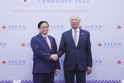 Thủ tướng Phạm Minh Chính tiếp Chủ tịch Diễn đàn Kinh tế thế giới 