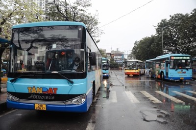 Hà Nội: Ưu tiên xăng dầu cho xe buýt hoạt động