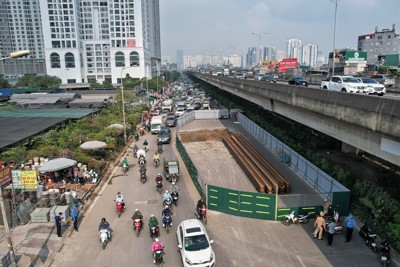 Linh động giảm ùn tắc trên đường Nguyễn Xiển