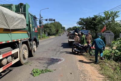 Tai nạn giao thông mới nhất (16/11): Nam sinh va chạm ôtô khi đi đón mẹ