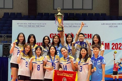 Đội bóng chuyền nữ VietinBank xuất sắc bảo vệ thành công ngôi vô địch