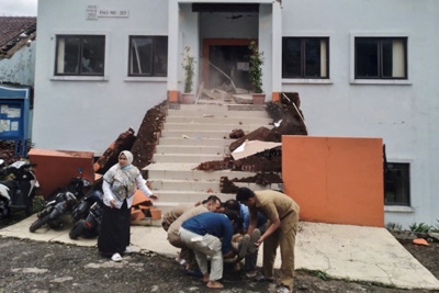 Động đất tại Indonesia: Hơn 60 người thiệt mạng, hàng trăm người bị thương