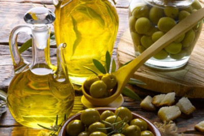 4 loại dầu ăn tốt cho người bệnh máu nhiễm mỡ