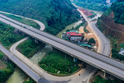 Điều chỉnh đầu tư đường nối cao tốc Nội Bài - Lào Cai đến Sa Pa
