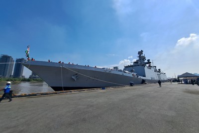 Tàu Hải quân Ấn Độ thăm TP Hồ Chí Minh