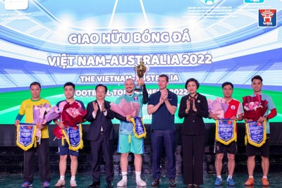 Sôi nổi giao hữu bóng đá Việt Nam - Australia 