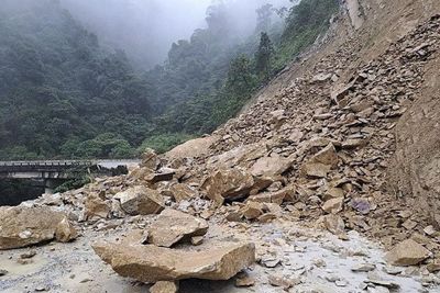 Gia tăng thiệt hại do mưa lũ tại các tỉnh miền Trung