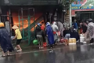 Quảng Trị: Cháy quán tạp hóa trong mưa, thiệt hại khoảng 300 triệu đồng