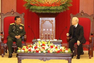 Tổng Bí thư đánh giá cao truyền thống hợp tác giữa quân đội Việt-Lào