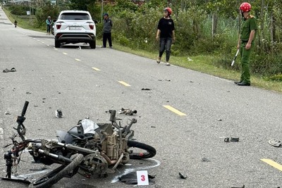 Tai nạn giao thông mới nhất (9/12): Xe tải đâm xe đầu kéo, một người chết