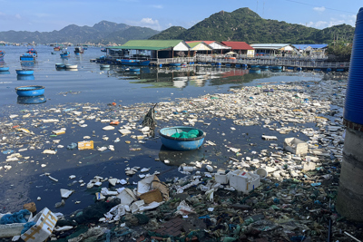 Khánh Hòa: Tràn ngập rác thải bẩn ở vùng biển đảo Bình Ba