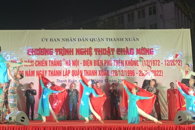 Quận Thanh Xuân: Biểu diễn nghệ thuật ca ngợi “Hà Nội- Điện Biên Phủ trên không”