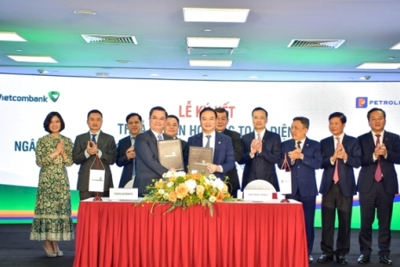 Vietcombank và Tập đoàn xăng dầu Việt Nam ký kết thỏa thuận hợp tác toàn diện