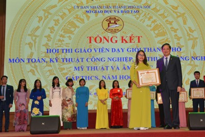 Hà Nội trao thưởng cho 178 giáo viên dạy giỏi thành phố cấp THCS 