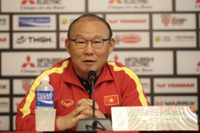 HLV Park Hang-seo không bằng lòng việc Indonesia đổi giờ thi đấu vì an ninh