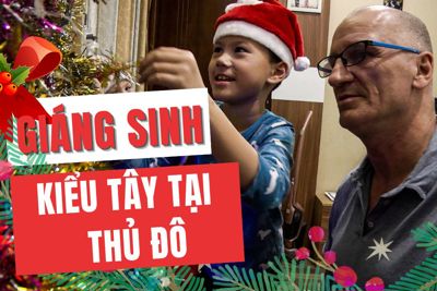 Người ngoại quốc đón giáng sinh xa nhà tại Hà Nội