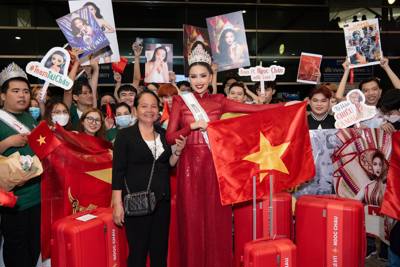 Hoa hậu Ngọc Châu chính thức lên đường sang Mỹ dự Miss Universe 2022