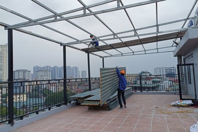 Giám sát phá dỡ công trình vi phạm xây dựng tại phường Mai Dịch